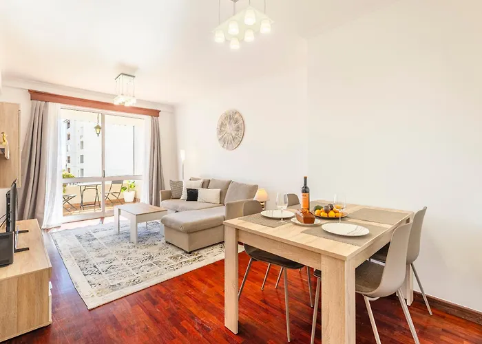 Daire Bolina Center *